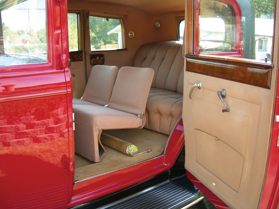  Lincoln Model K 331 Brougham 1936 года  (фото 2 из 4)